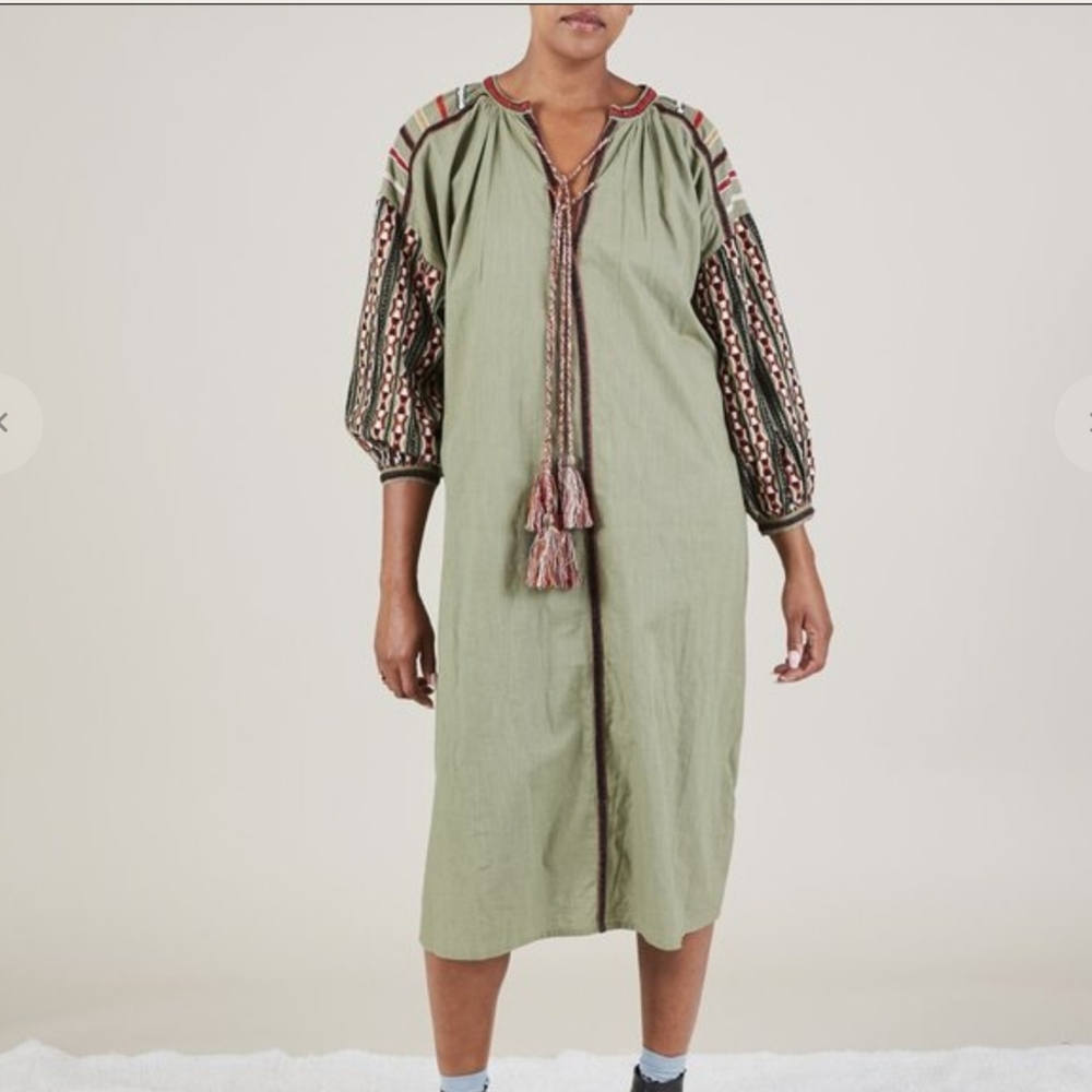V De Vinster Embroidered Ballon Sleeve Dress